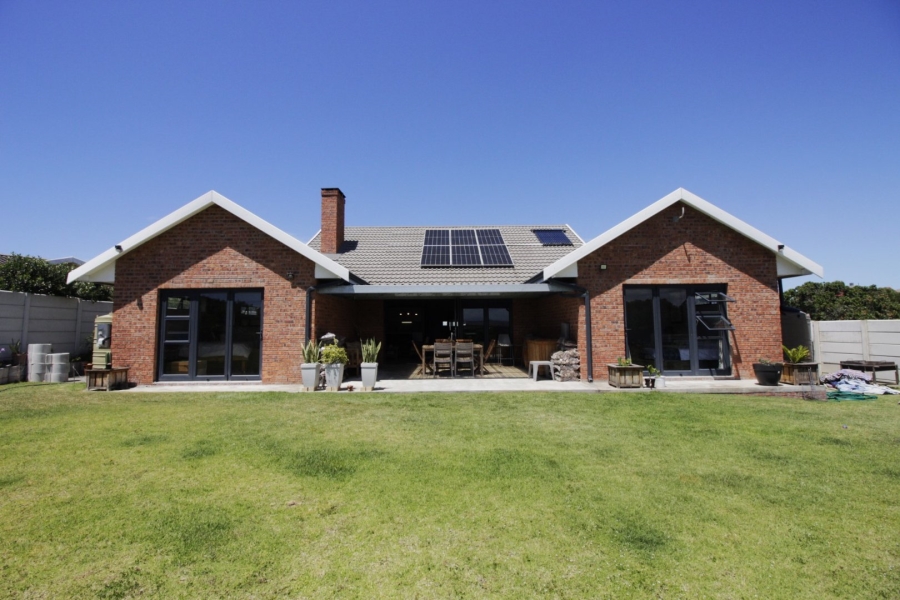 4 Bedroom Property for Sale in Paradise Beach Eastern Cape